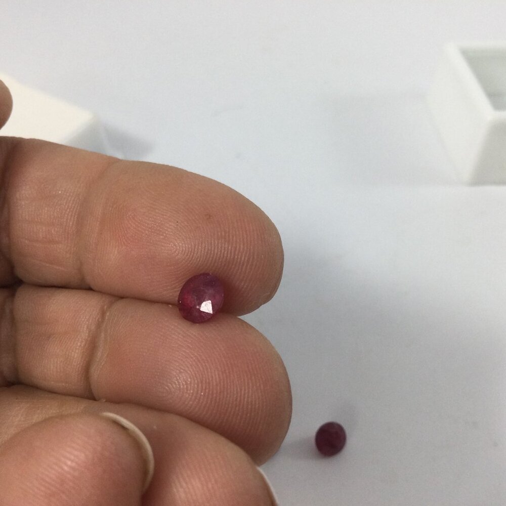 Mahaleo Ruby Precious Stone Gem Jewelry 6 mm Round Set of 3